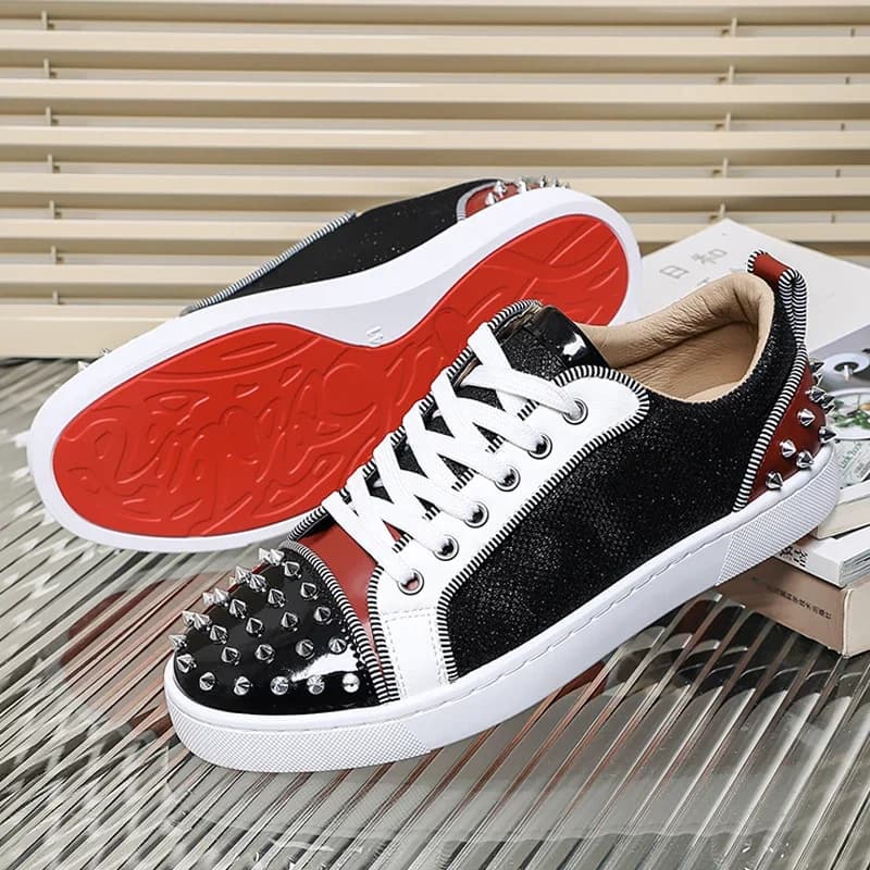 2025 novos sapatos casuais masculinos confortáveis macios estilo punk sapatos de placa moda prego anti deslizamento resistente ao desgaste tênis
