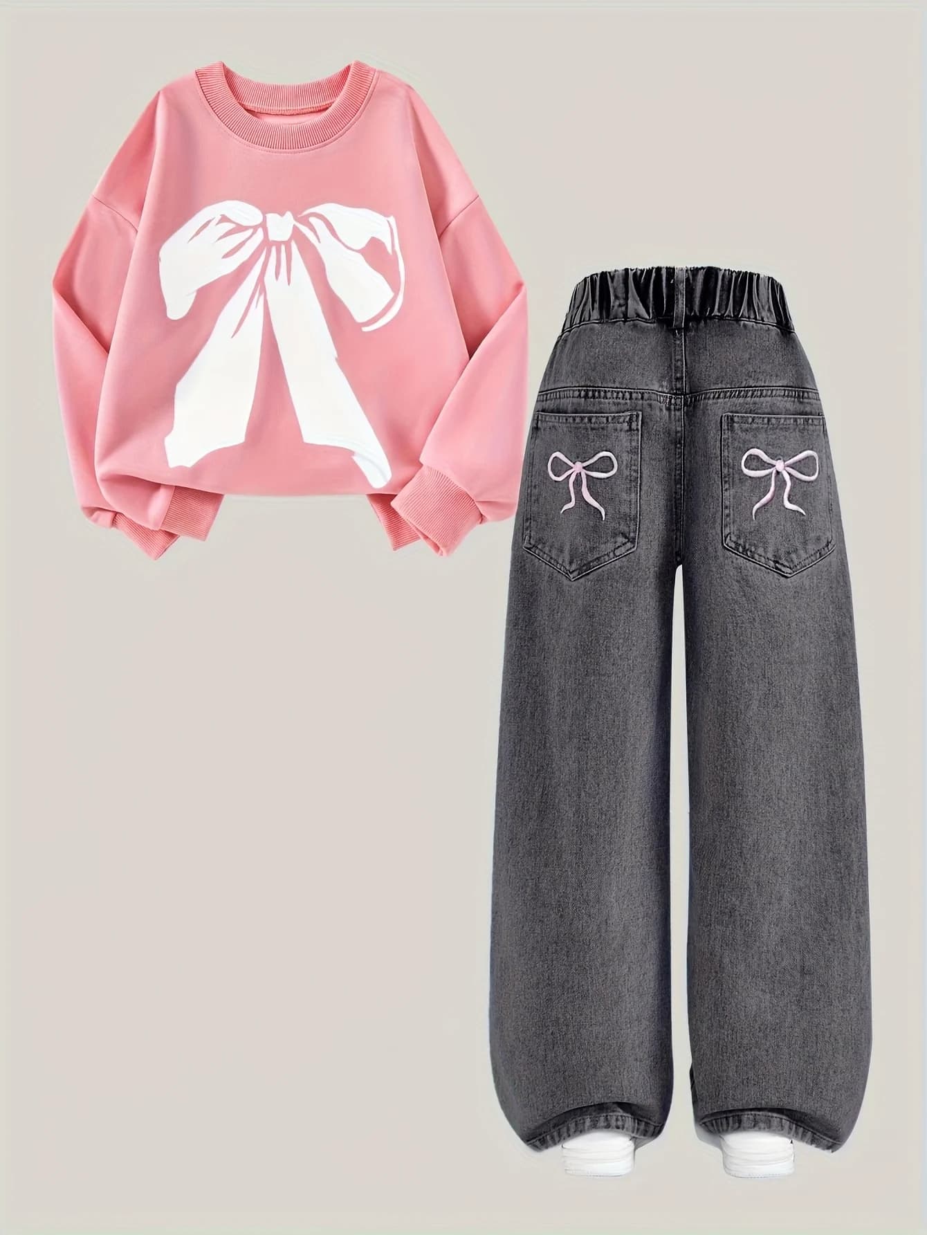 Conjunto de Moletom Rosa com Estampa de Laço para Meninas + Calças Jeans Pretas com Laço Costurado e Corte Reto. Adequado para Todas as Estações.