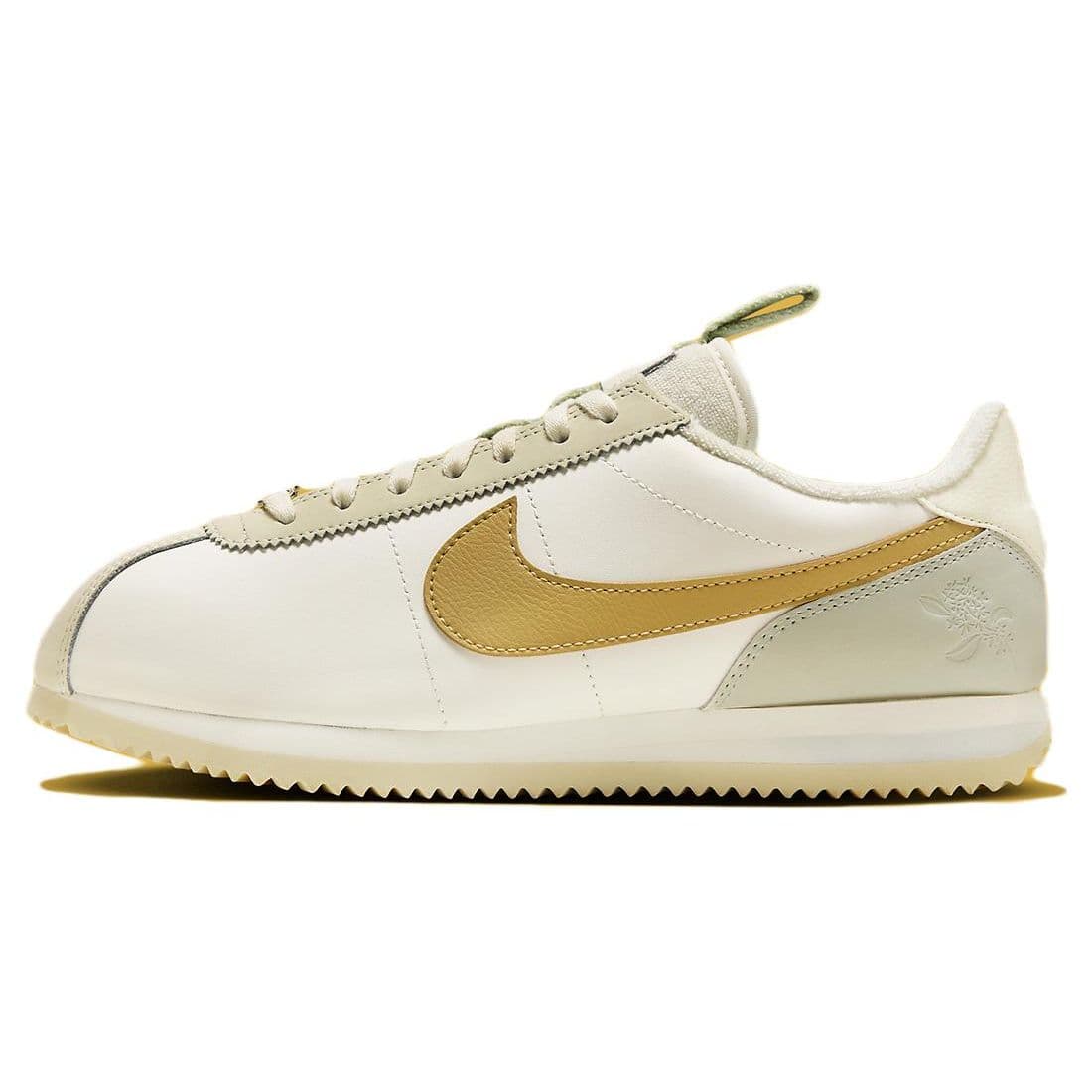 Tênis Feminino Nike Cortez Flores Silvestres Creme Vela Milho FV3639-171 cm