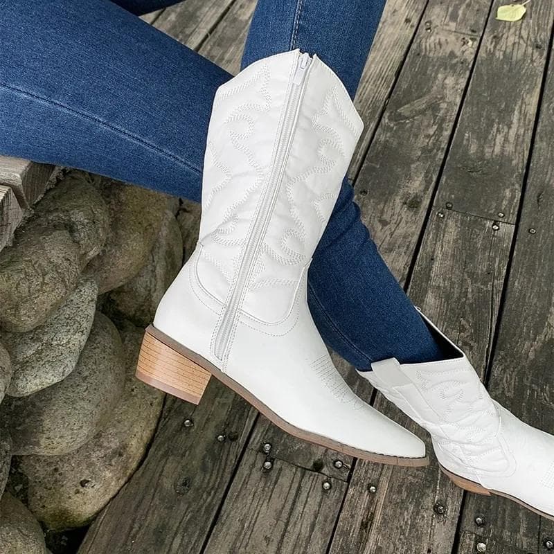 2024 Plus Size Women's Shoes Mid-Calf Women's Boots Elegant Modern Boots Women Embroidery Pointed Toe Side Zip Med Heel Shoes cm branco