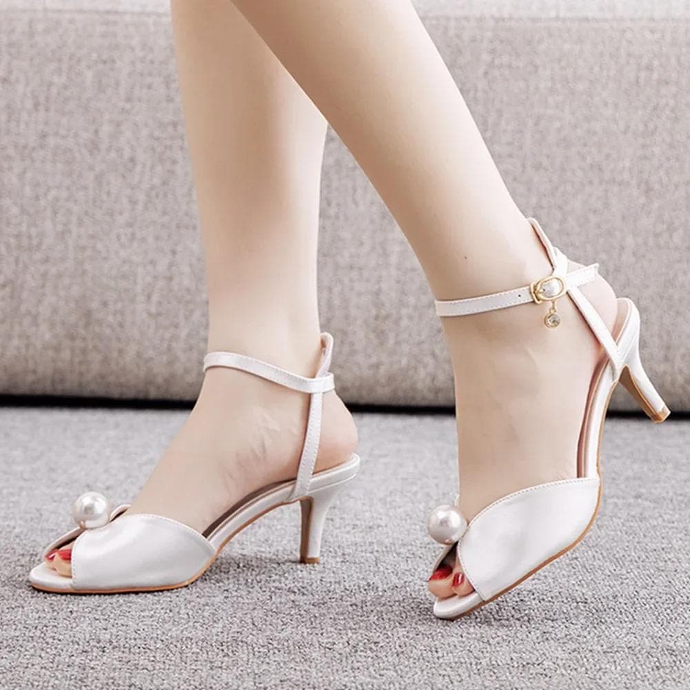Sapatos de Verão Para Mulheres Sandálias Seda 6.5CM Salto Baixo Fino Tira com Fivela de Pérola Abertos na Ponta Sapatos Femininos Sandálias para