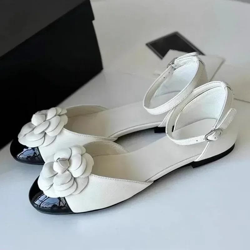 Fashion High Quality Leather Slingback Buckle Design Flat Sandals Women Camellia Decoration Mary Jane Shoes Cute Hollow Low Heel Flats cm
