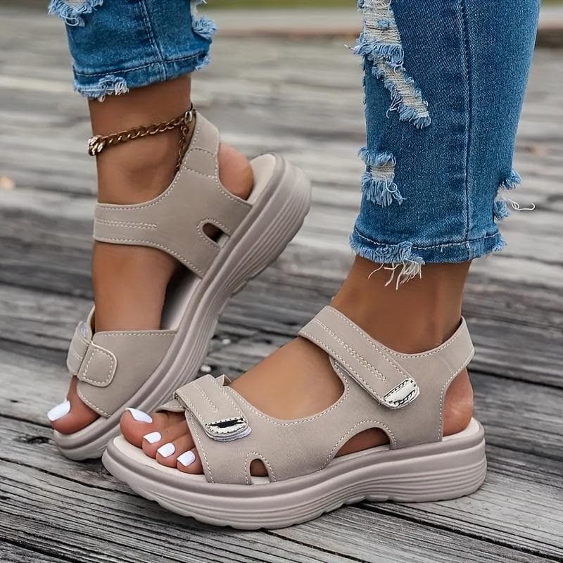 Sandálias Anabela de Verão para Mulheres 2025 Nova Moda Antiderrapantes Sapatos de Praia Mulher Leves Casuais Plataforma Tamanho Grande Sandálias