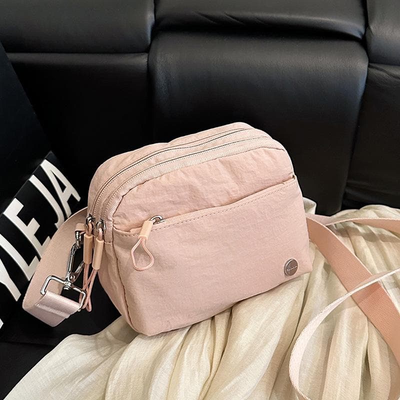 Bolsa Transversal de Ombro Único Urbana Simples Casual e Fashion Leve de Nylon Pequena Quadrada caqui