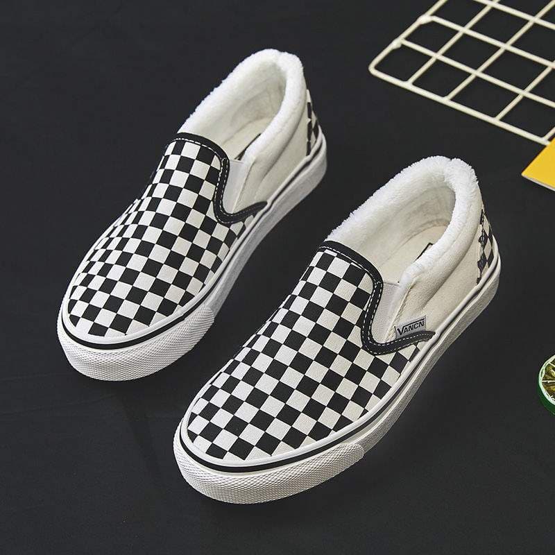 Winter chessboard black and white plaid one-pedal velvet canvas shoes Korean version versatile men and women couples warm thickened cotton shoes cm