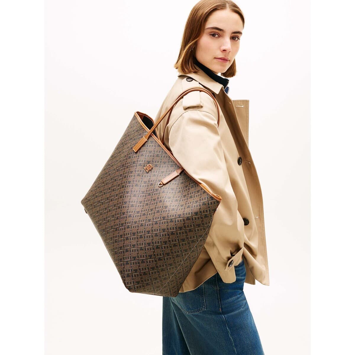 Bolsa de mão Tommy Hilfiger  Th Monoplay Maxi Tote Le