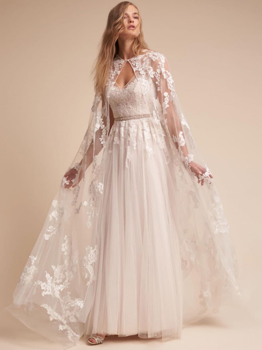 Coprispalle da sposa in pizzo con collo gioiello in avorio. Coprispalle da sposa in pizzo