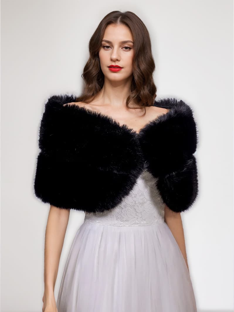 Poncho da donna con mantello nero