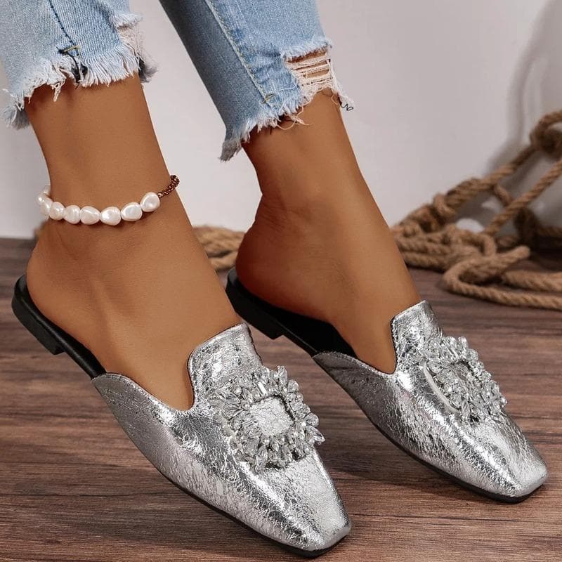 Chinelos Planos Quadrados de Verão Novos para Mulheres com Fivela de Strass Mules Slip-on para Mulheres Sapatos Deslizantes Casuais Leves para