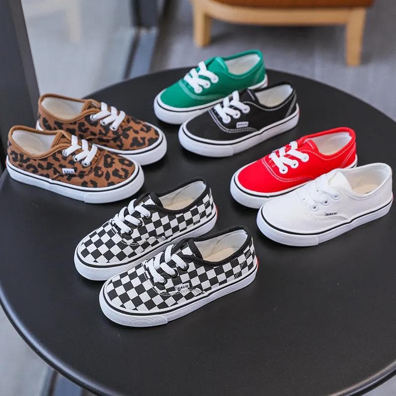 Criança Casual Sapato 2024Verão Novo Menino Sapato de Lona Menina Sapato Esportivo Moda Board Shoe Estudantes Pequeno Sapato Branco Criança Sapato
