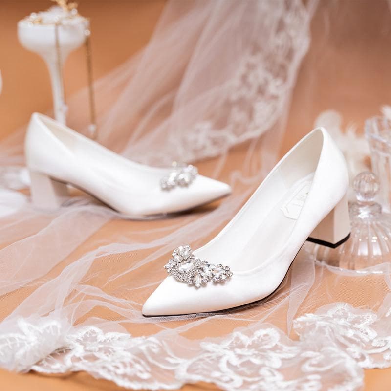 Sapatos de casamento brancos, salto grosso, sapatos de noiva, strass, bico fino, salto médio, tamanho grande, 41-43, sapatos sociais para mulheres,