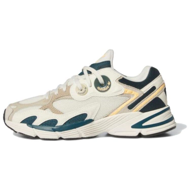 Tênis Adidas Originals Astir Feminino Lifestyle Bege Core White Detalhe Verde IG8807 cm marfim