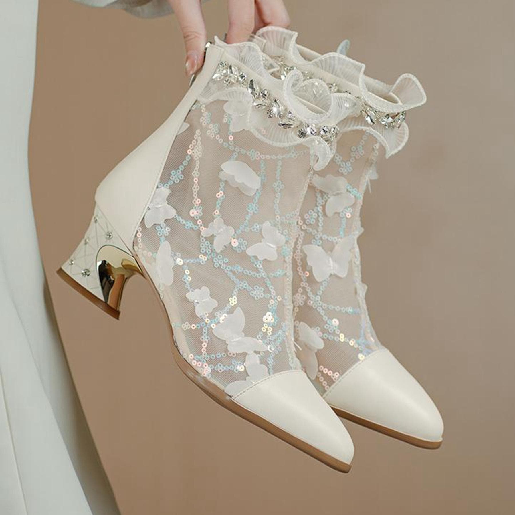 Krazing Pot Pele de Vaca Bico Redondo Cadarço Botas de Verão Moda Malha de Ar Apliques Saltos de Cristal Bordado Botas de Cano Curto cm marfim